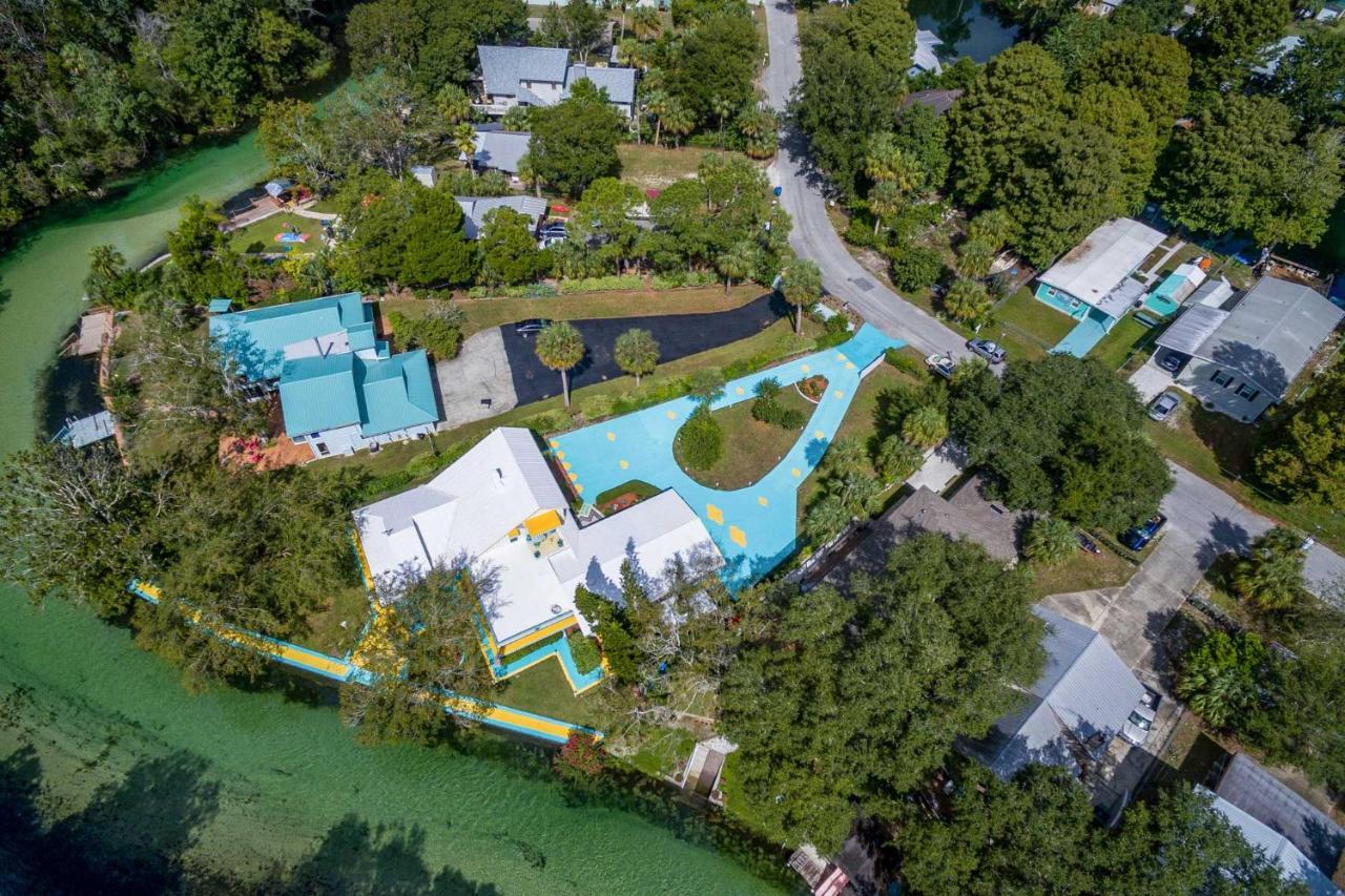 Pams Mermaid House With Riverfront Yard And Lanai! Lägenhet Weeki Wachee Exteriör bild